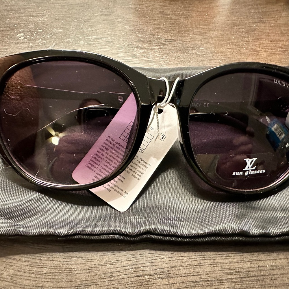 Black sunglasses